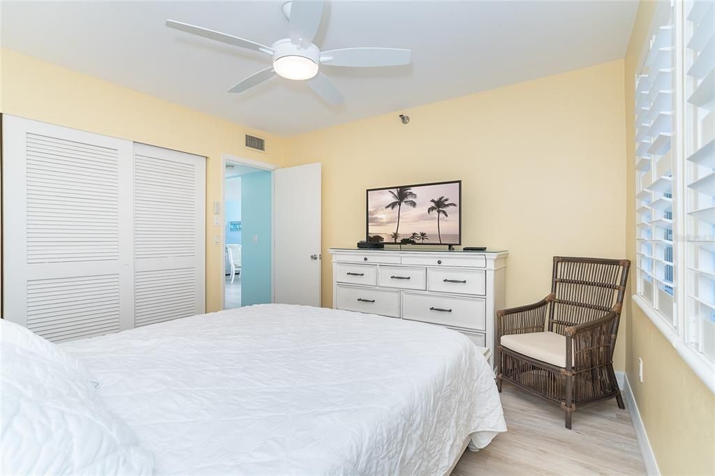 For Sale: $375,000 (2 beds, 2 baths, 1232 Square Feet)