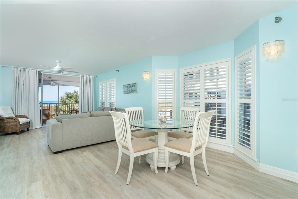 For Sale: $375,000 (2 beds, 2 baths, 1232 Square Feet)