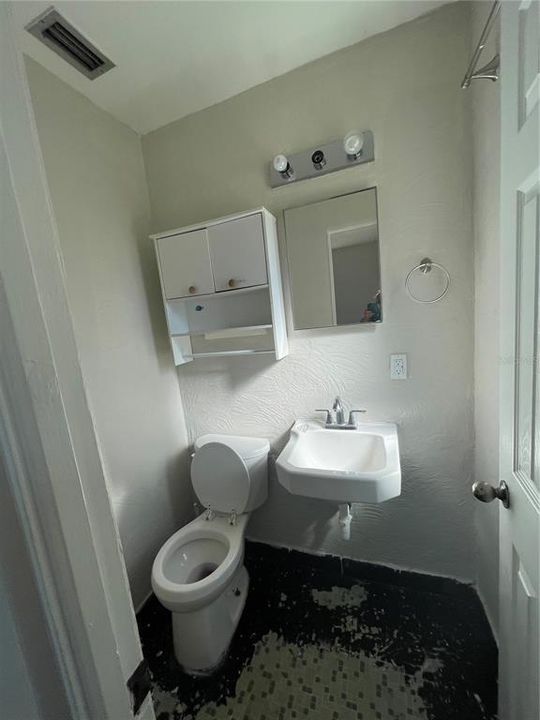 For Sale: $305,000 (3 beds, 1 baths, 1202 Square Feet)