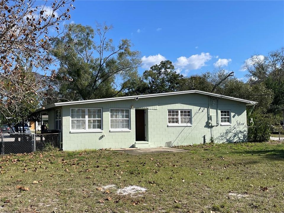 For Sale: $305,000 (3 beds, 1 baths, 1202 Square Feet)