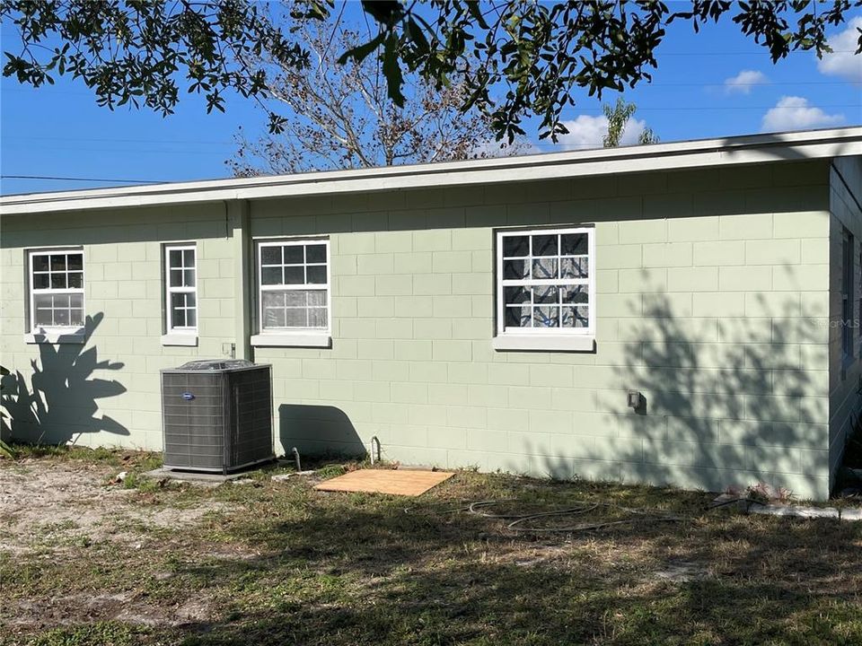 For Sale: $305,000 (3 beds, 1 baths, 1202 Square Feet)