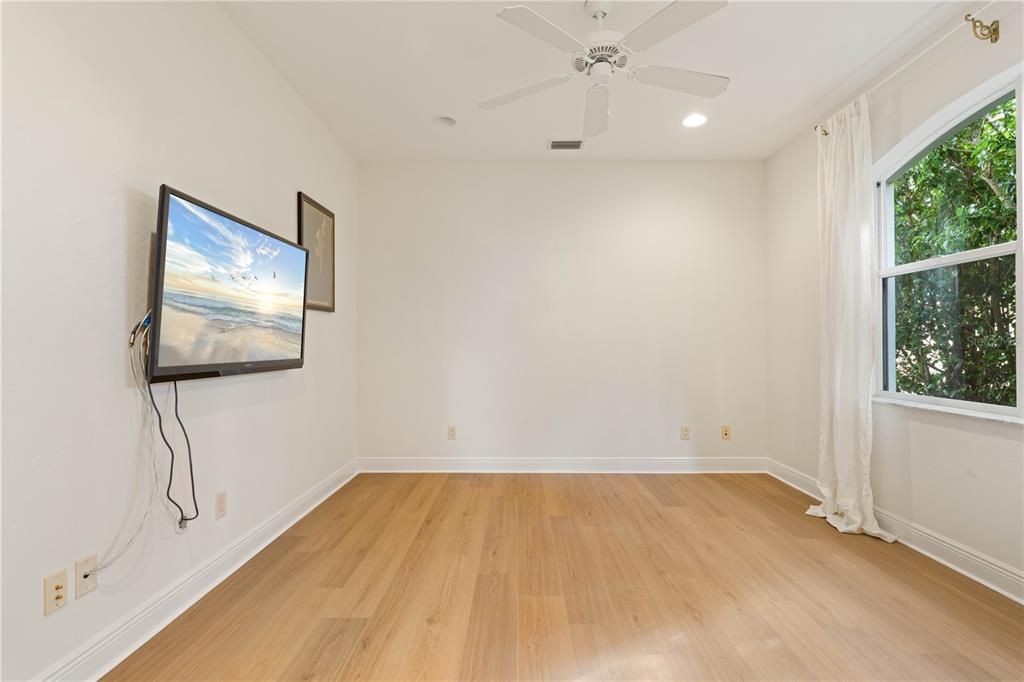 For Sale: $1,675,000 (5 beds, 3 baths, 3936 Square Feet)