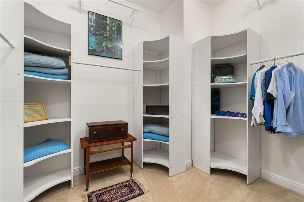 For Sale: $1,675,000 (5 beds, 3 baths, 3936 Square Feet)