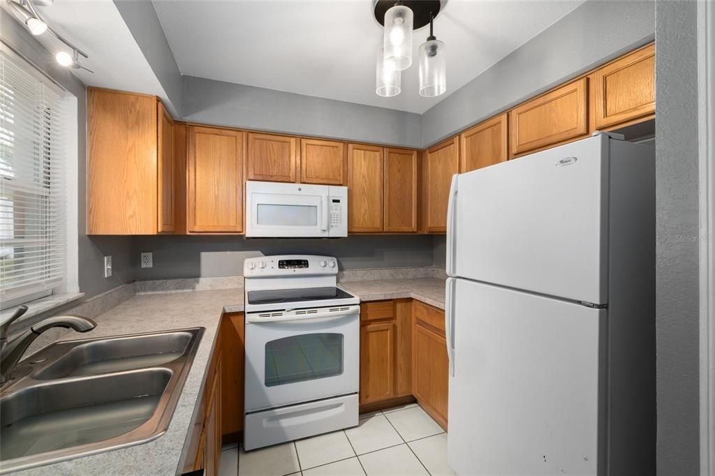 For Rent: $1,500 (2 beds, 1 baths, 1051 Square Feet)