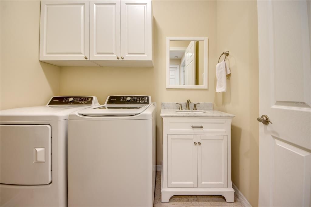 En Venta: $635,000 (3 camas, 2 baños, 1998 Pies cuadrados)