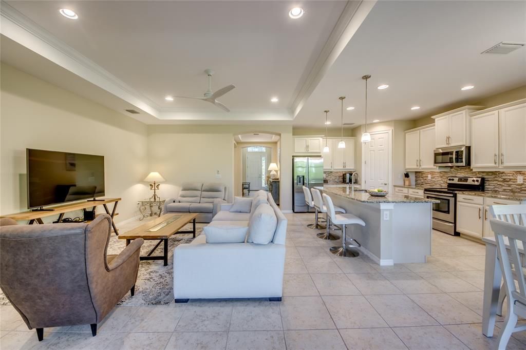 En Venta: $635,000 (3 camas, 2 baños, 1998 Pies cuadrados)