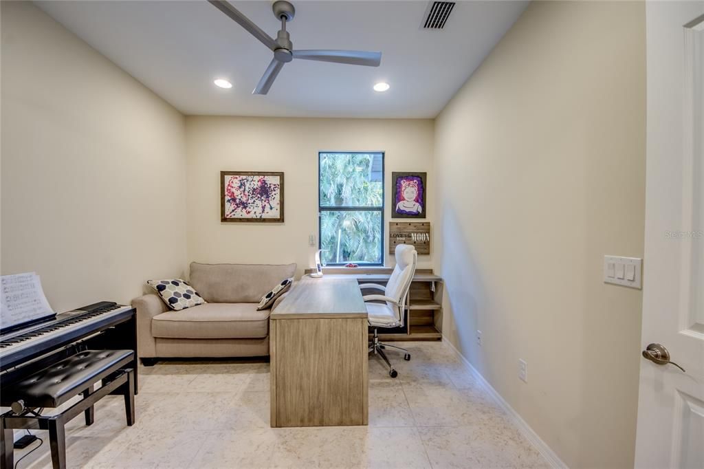 En Venta: $635,000 (3 camas, 2 baños, 1998 Pies cuadrados)