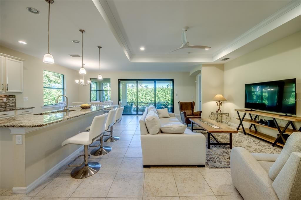 En Venta: $635,000 (3 camas, 2 baños, 1998 Pies cuadrados)