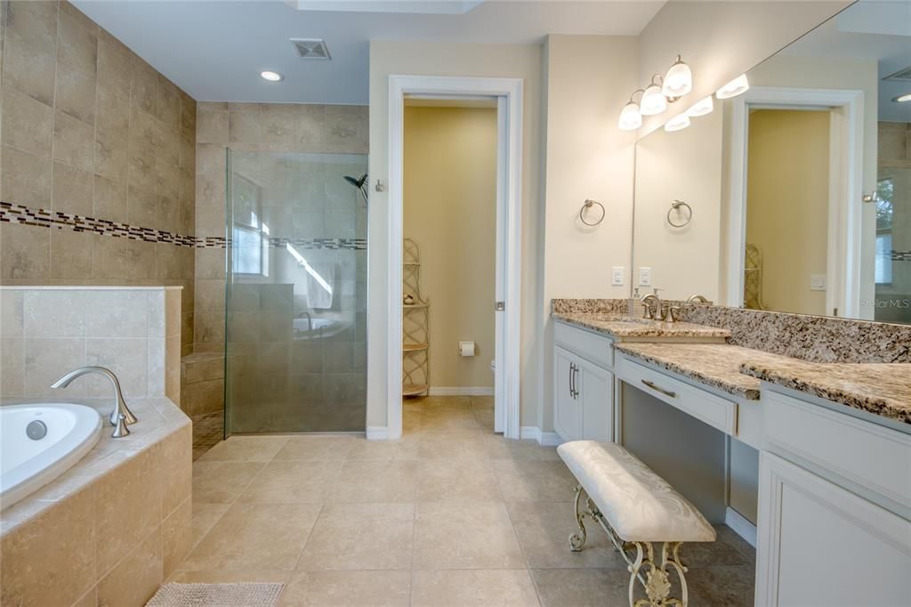 En Venta: $635,000 (3 camas, 2 baños, 1998 Pies cuadrados)