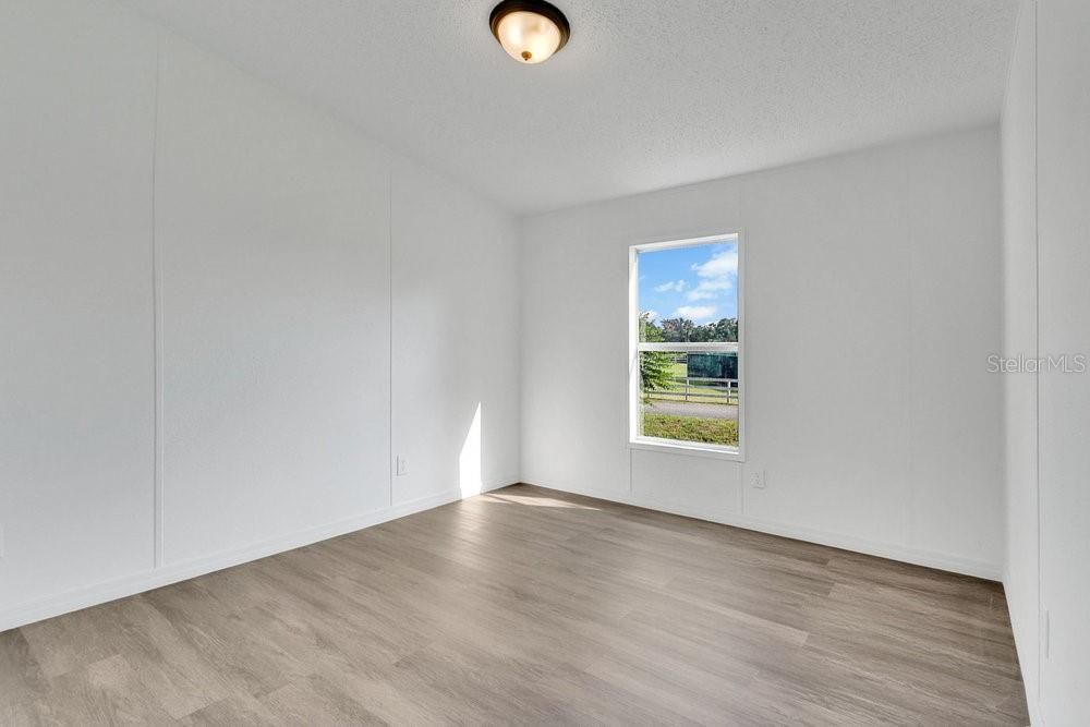 For Sale: $189,000 (4 beds, 2 baths, 1560 Square Feet)