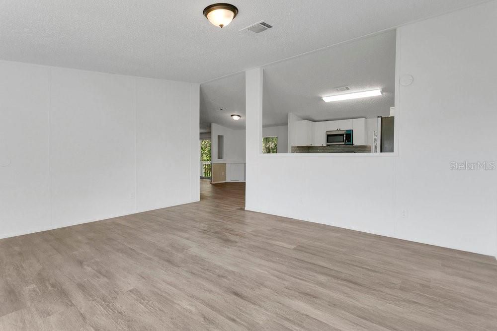 For Sale: $189,000 (4 beds, 2 baths, 1560 Square Feet)