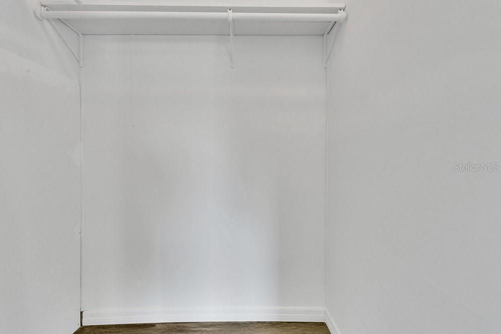 For Sale: $189,000 (4 beds, 2 baths, 1560 Square Feet)