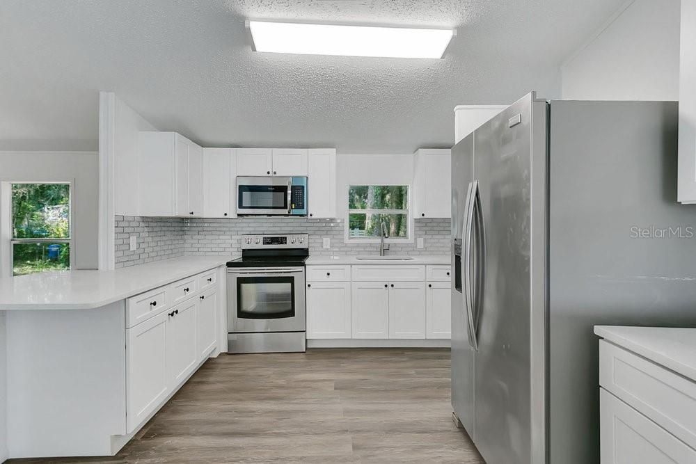 For Sale: $189,000 (4 beds, 2 baths, 1560 Square Feet)