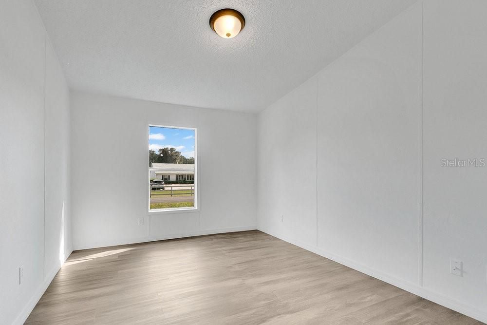 For Sale: $189,000 (4 beds, 2 baths, 1560 Square Feet)