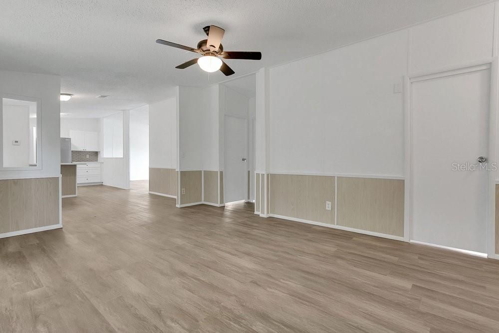 For Sale: $189,000 (4 beds, 2 baths, 1560 Square Feet)