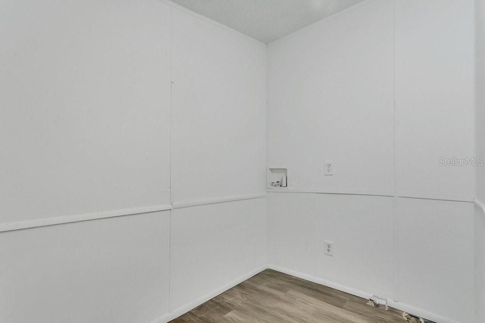 For Sale: $189,000 (4 beds, 2 baths, 1560 Square Feet)