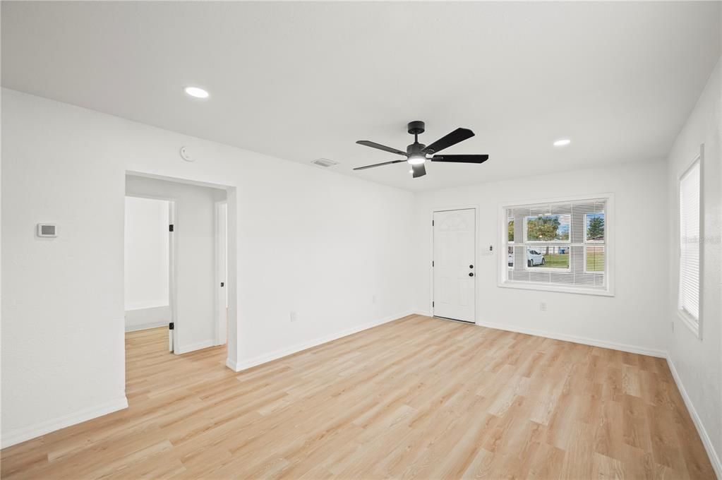 For Sale: $197,000 (3 beds, 2 baths, 1183 Square Feet)