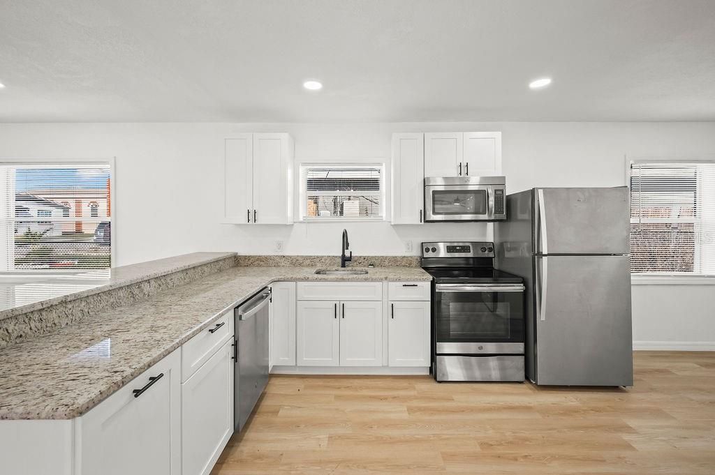 For Sale: $197,000 (3 beds, 2 baths, 1183 Square Feet)