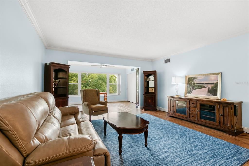 For Rent: $1,700 (2 beds, 2 baths, 1400 Square Feet)