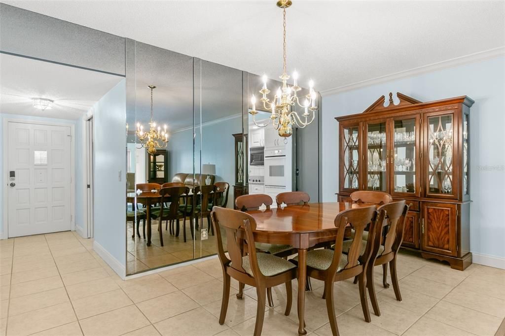 For Rent: $1,700 (2 beds, 2 baths, 1400 Square Feet)