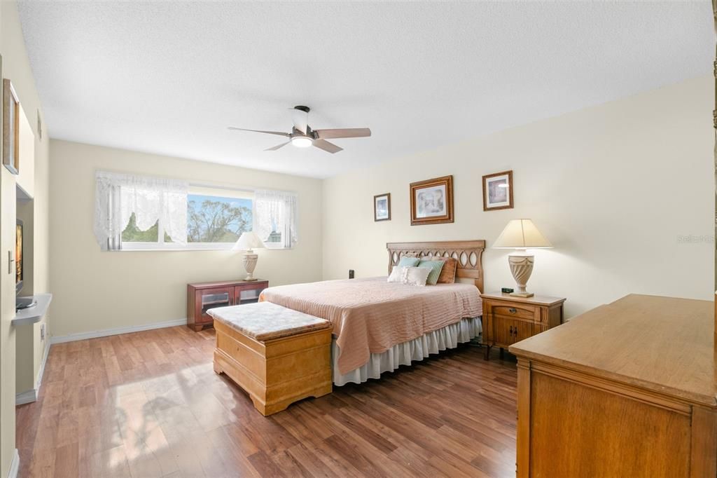 For Rent: $1,700 (2 beds, 2 baths, 1400 Square Feet)