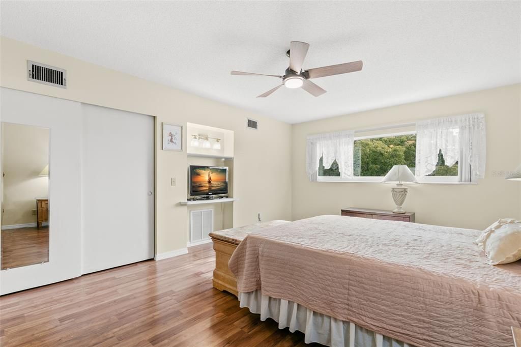 For Rent: $1,700 (2 beds, 2 baths, 1400 Square Feet)