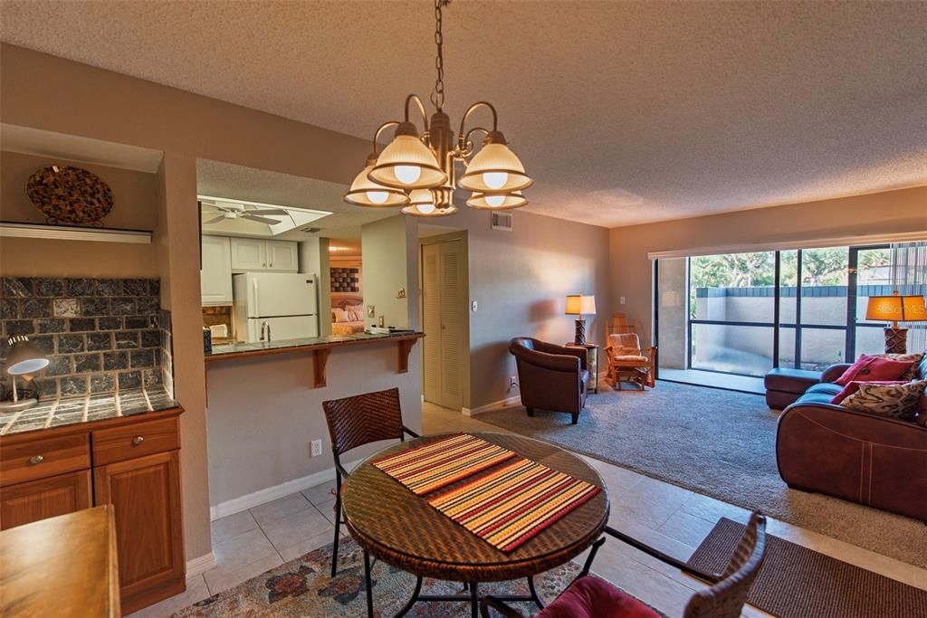 待售: $149,900 (2 贝兹, 2 浴室, 899 平方英尺)