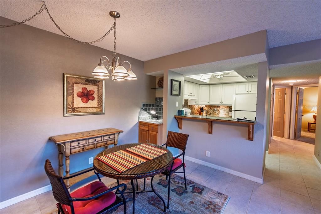 待售: $149,900 (2 贝兹, 2 浴室, 899 平方英尺)