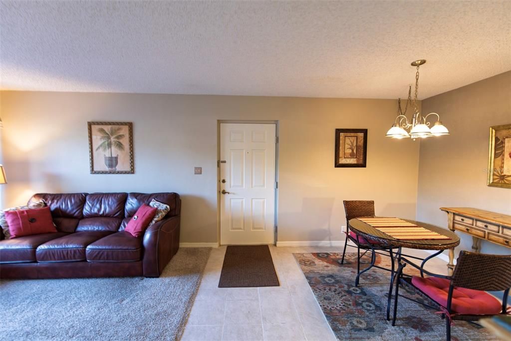 待售: $149,900 (2 贝兹, 2 浴室, 899 平方英尺)