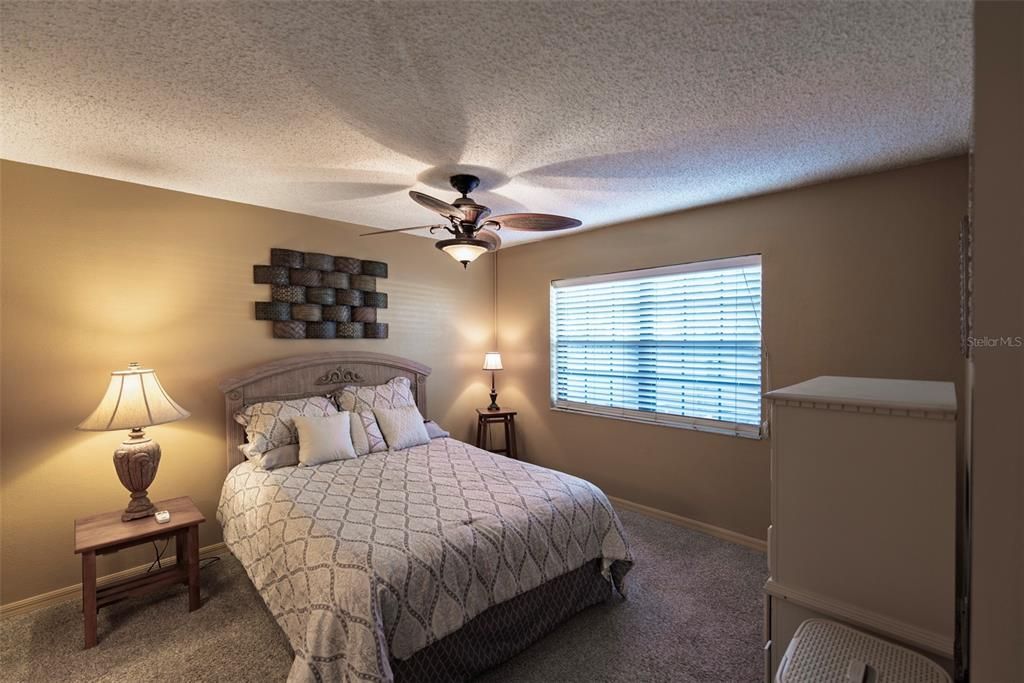 待售: $149,900 (2 贝兹, 2 浴室, 899 平方英尺)