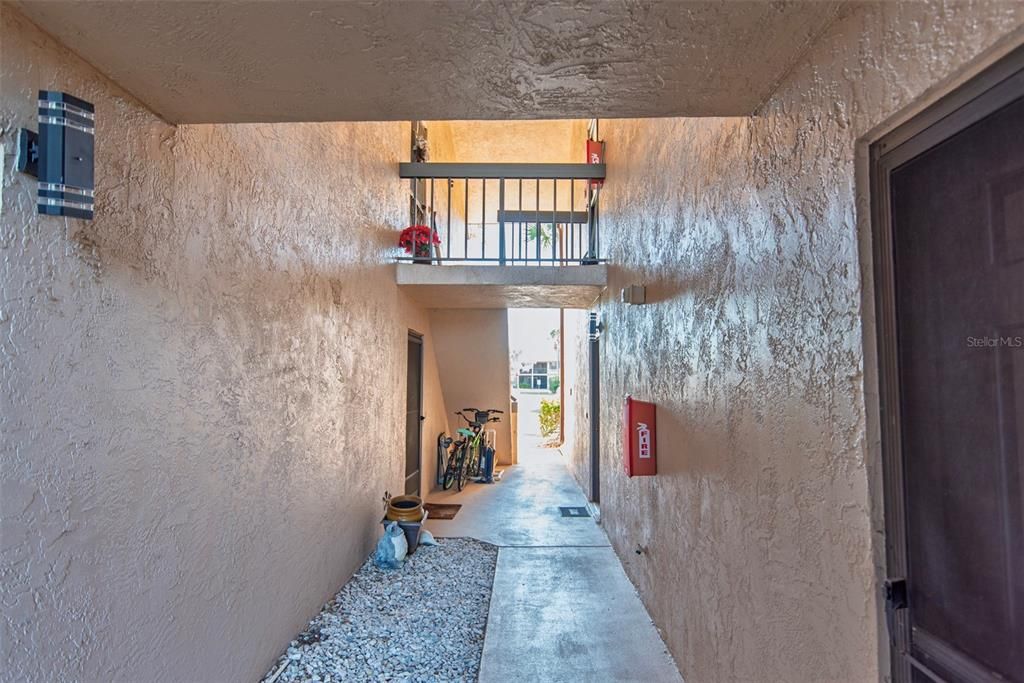 待售: $149,900 (2 贝兹, 2 浴室, 899 平方英尺)