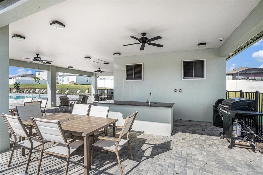 На продажу: $350,000 (3 спален, 2 ванн, 1659 Квадратных фут)