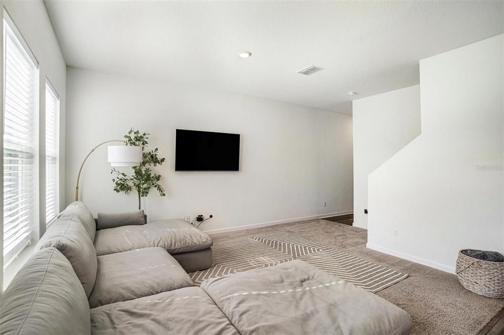 На продажу: $350,000 (3 спален, 2 ванн, 1659 Квадратных фут)