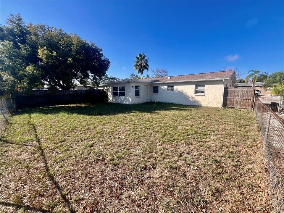 出租: $1,650 (3 贝兹, 1 浴室, 1032 平方英尺)