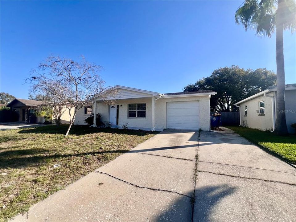 出租: $1,650 (3 贝兹, 1 浴室, 1032 平方英尺)