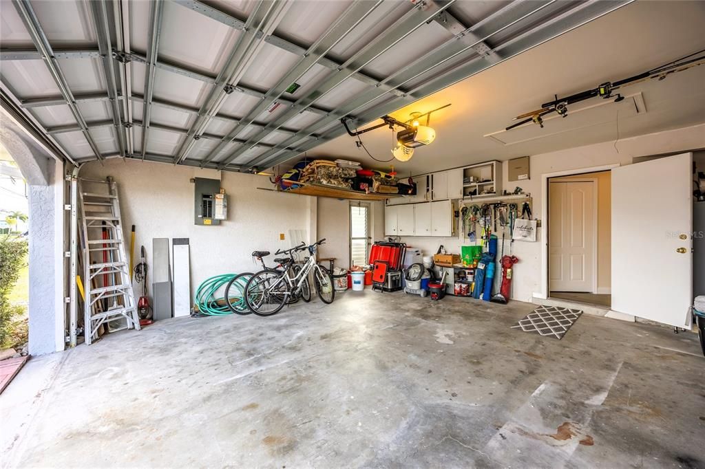 En Venta: $805,000 (3 camas, 2 baños, 2104 Pies cuadrados)