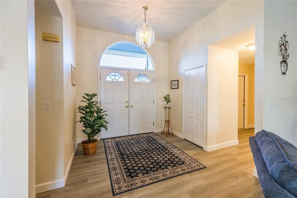 En Venta: $805,000 (3 camas, 2 baños, 2104 Pies cuadrados)