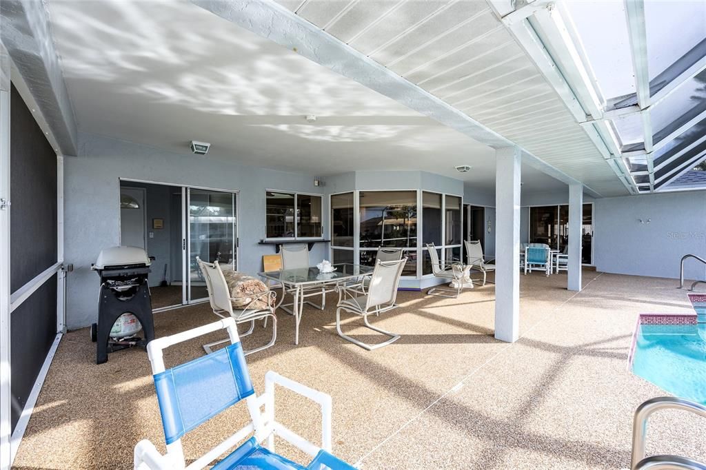 En Venta: $805,000 (3 camas, 2 baños, 2104 Pies cuadrados)