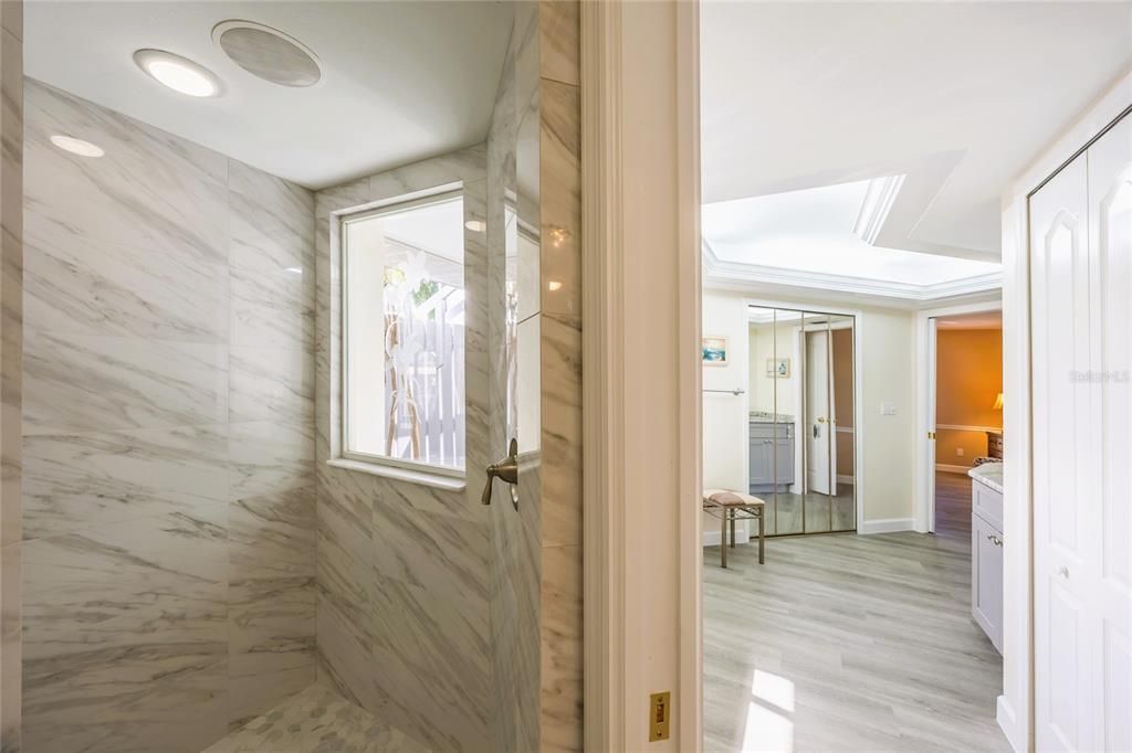 En Venta: $805,000 (3 camas, 2 baños, 2104 Pies cuadrados)