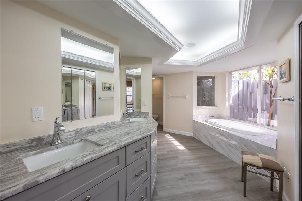 En Venta: $805,000 (3 camas, 2 baños, 2104 Pies cuadrados)