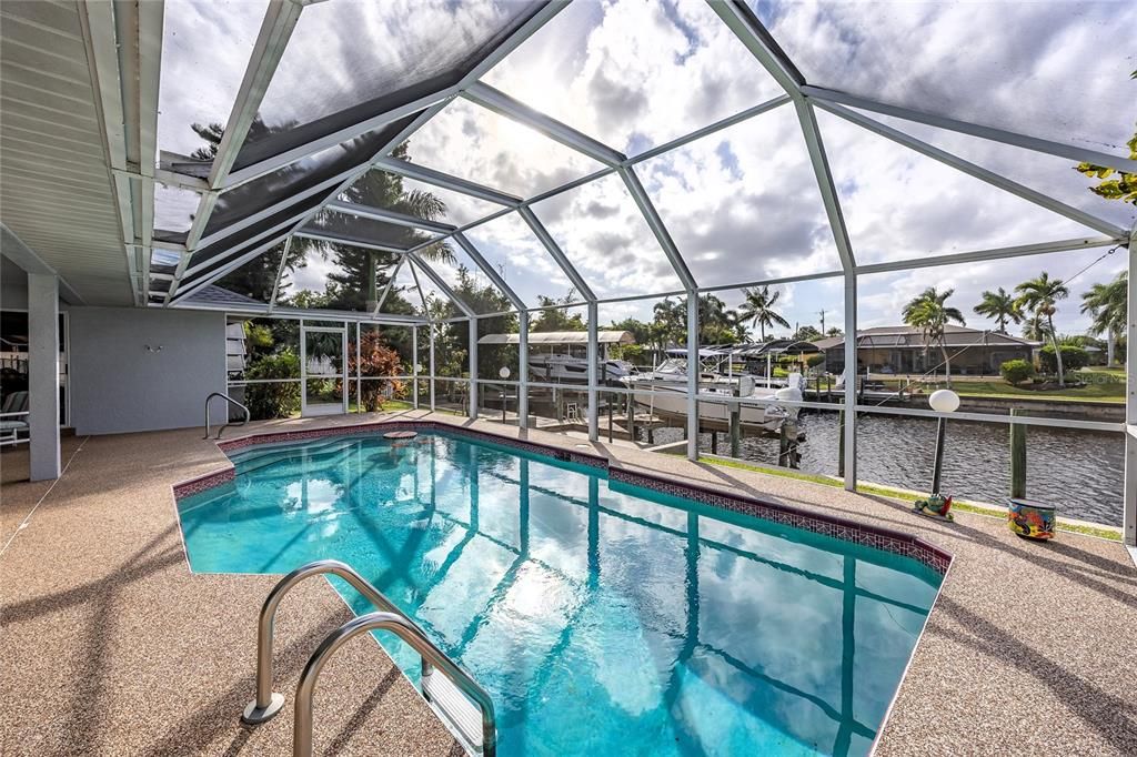 En Venta: $805,000 (3 camas, 2 baños, 2104 Pies cuadrados)