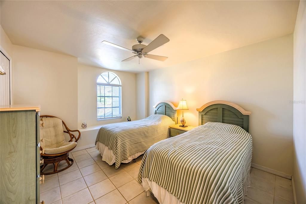 En Venta: $805,000 (3 camas, 2 baños, 2104 Pies cuadrados)