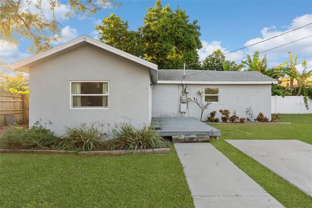 待售: $325,000 (3 贝兹, 2 浴室, 1088 平方英尺)