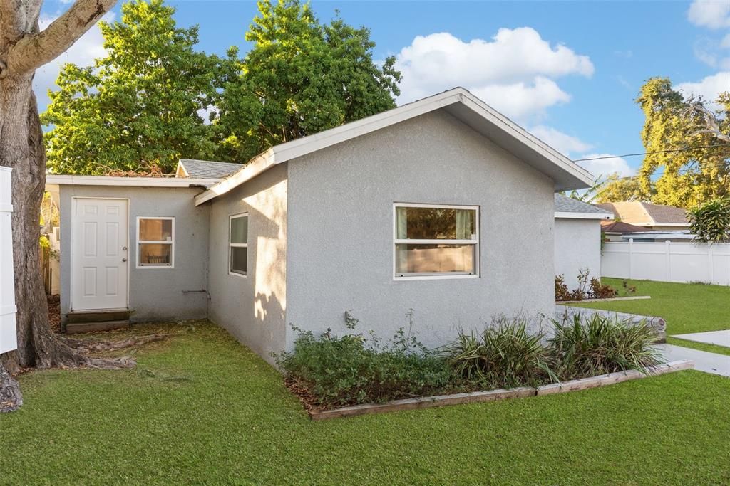 待售: $325,000 (3 贝兹, 2 浴室, 1088 平方英尺)