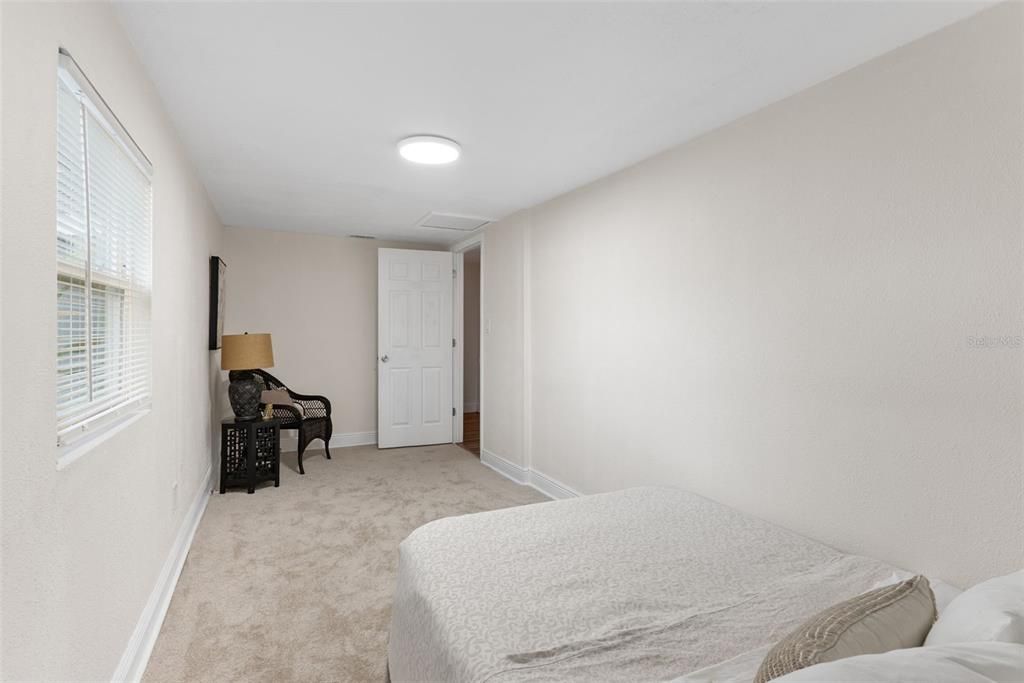 待售: $325,000 (3 贝兹, 2 浴室, 1088 平方英尺)