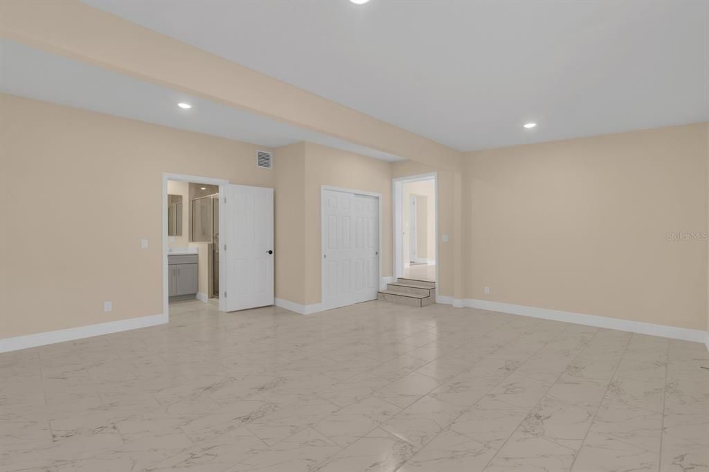 For Sale: $344,900 (4 beds, 2 baths, 1838 Square Feet)