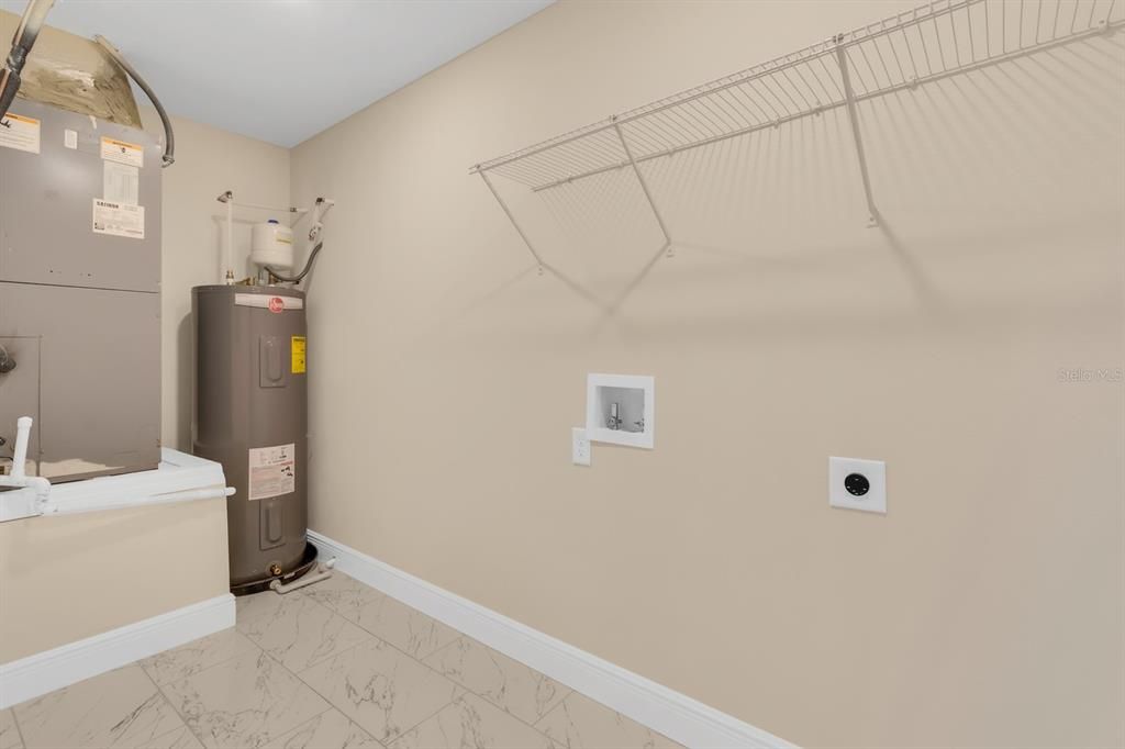 For Sale: $344,900 (4 beds, 2 baths, 1838 Square Feet)