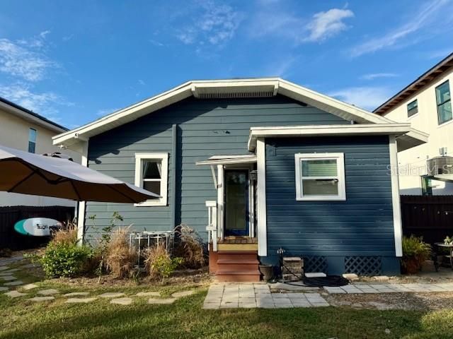 For Rent: $1,400 (1 beds, 1 baths, 425 Square Feet)