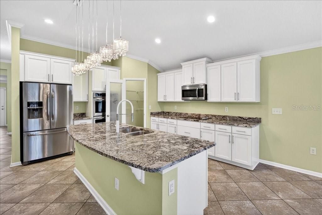 待售: $375,000 (3 贝兹, 3 浴室, 2041 平方英尺)