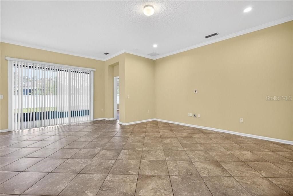 待售: $375,000 (3 贝兹, 3 浴室, 2041 平方英尺)